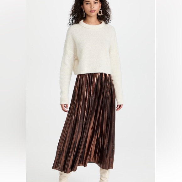 En Saison Pleated Metallic Skirt - Picture 5 of 8